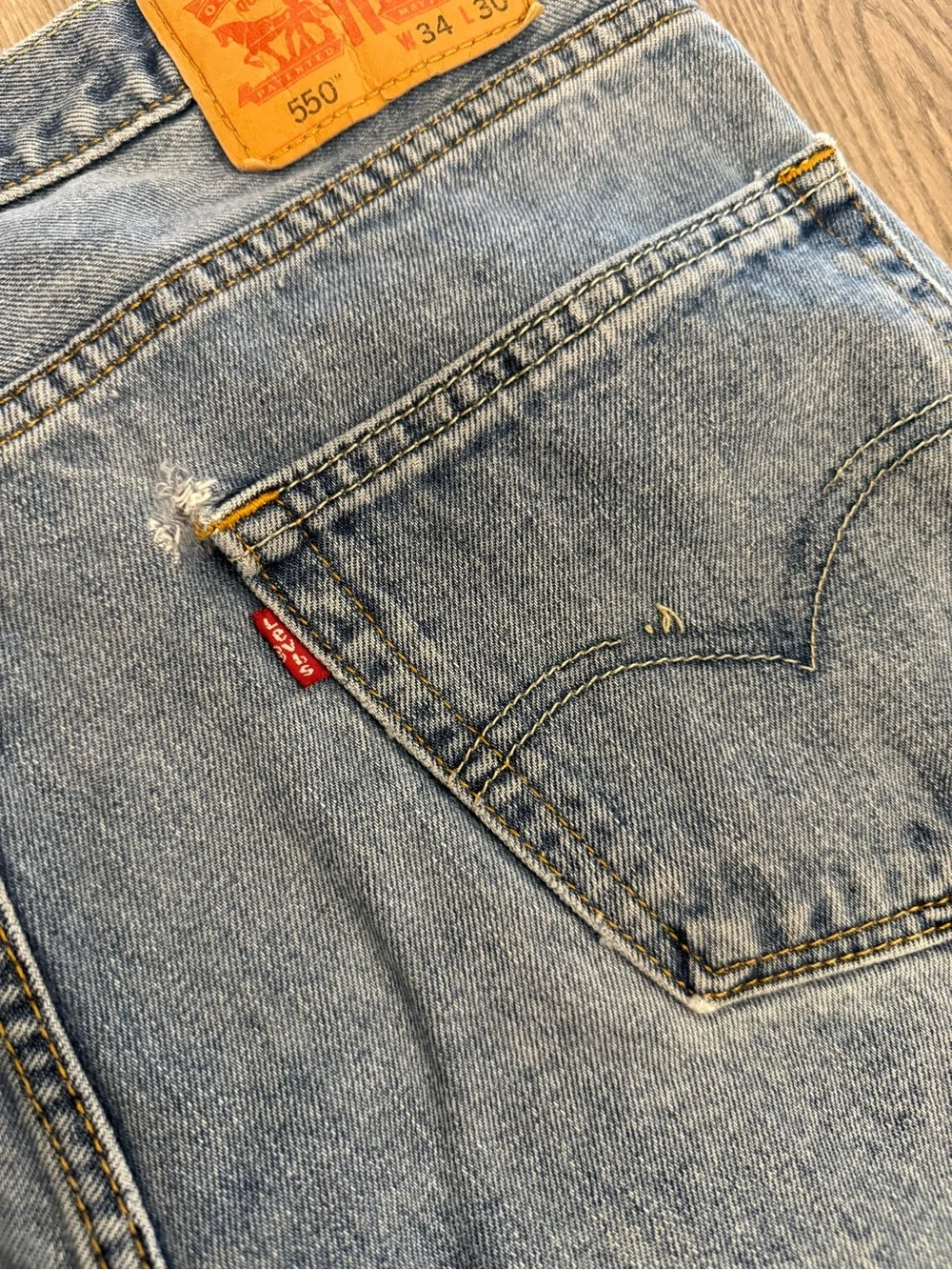 Levi 550 Relax Straight Vintage Light Wash 34x30 Men’s Denim Jean Pants